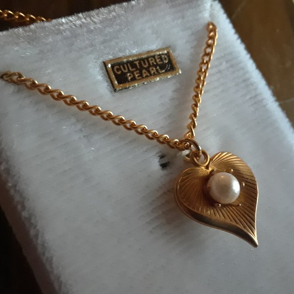 "RARE" Culured Pearl Necklace - Picture 5 of 16